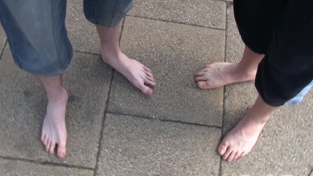 Barefooting In The City HD