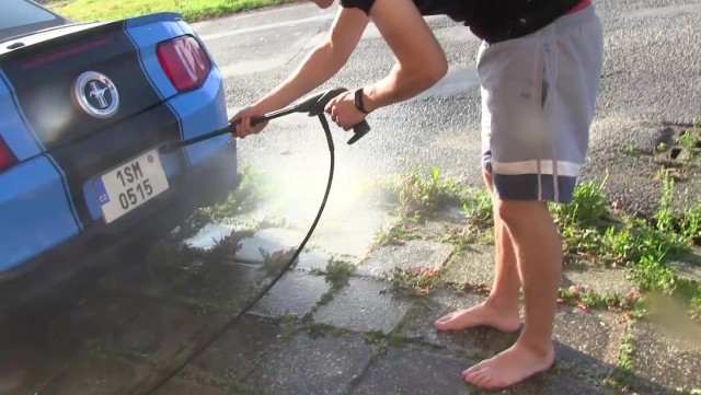 Barefoot Car Wash HD